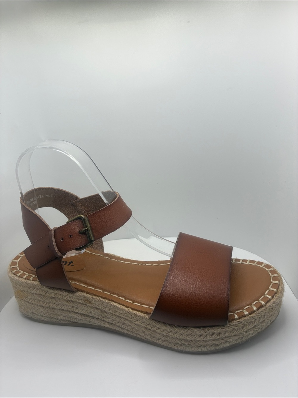 WHITE. MT  WOMAN’ SANDALS / ESPERDRILL 
OPEN TOE/ BUCKLE CLOSURE / 8.5